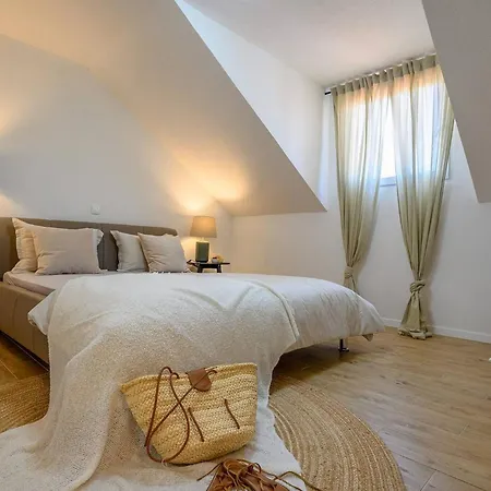 Luxury Essencia Brac With Heated Pool * Милна