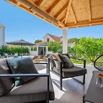 Luxury Essencia Brac With Heated Pool